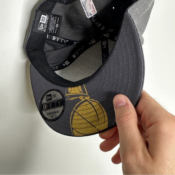 9Fifty Golden State Warriors - 2018 Championship Commemorative SnapBack Hat NWT - Picture 5 of 8